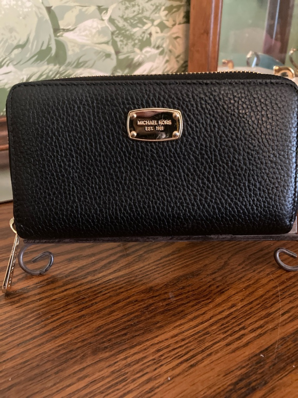Michael Kors EUC Jet Set Zip-Around Black Pebbled Leather Wallet,